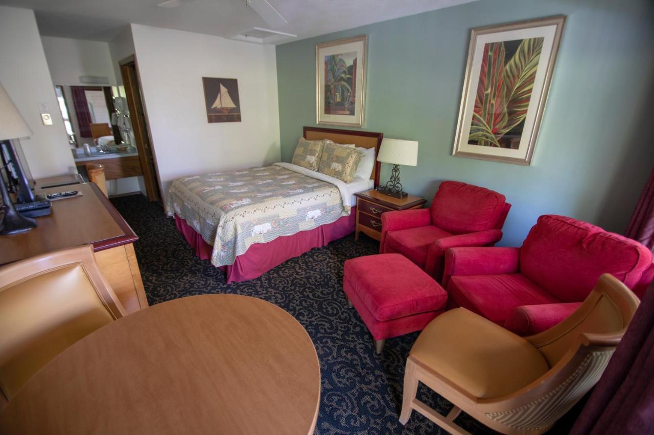 Coachlite Inn Систер-Бэй Экстерьер фото
