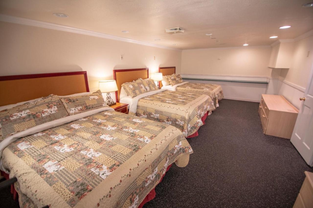 Coachlite Inn Систер-Бэй Экстерьер фото